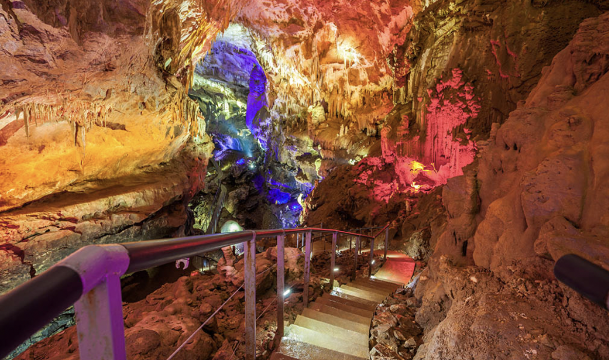 Сказочная пещера в Грузии: Изумительное подземное приключение
