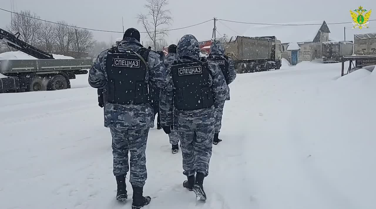 Судебные приставы Калужской области в рамках исполнения решения суда проверили деятельность завода в посёлке Ферзиково