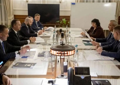 Реконструкцию взлетно-посадочной полосы аэропорта «Калуга» обсудили губернатор Владислав Шапша и министр транспорта РФ Андрей Никитин