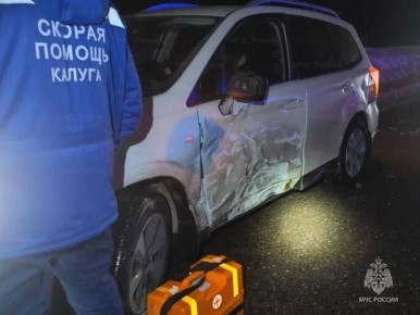 В аварии на калужской трассе пострадали двое детей