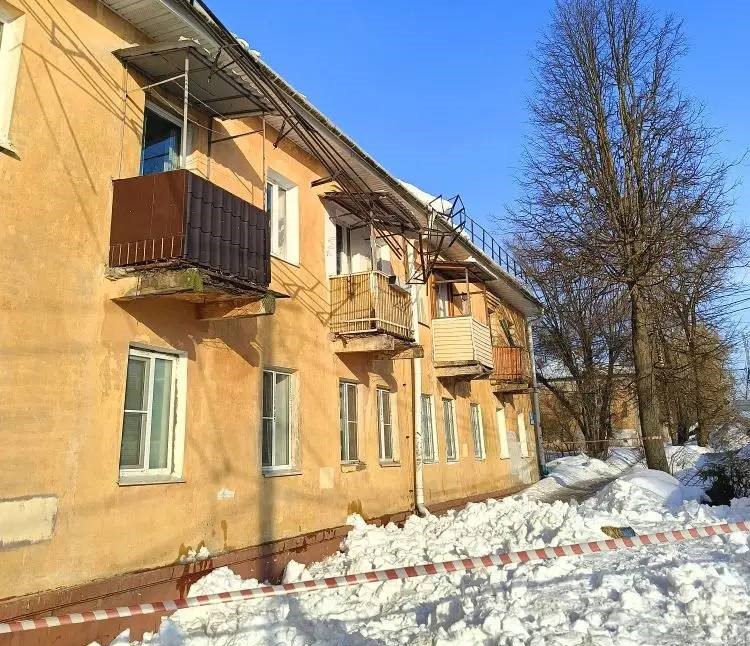 В Калуге два ребенка пострадали при сходе снега с крыши