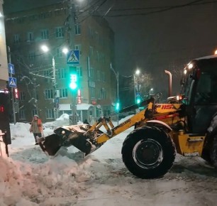 Калужан попросили на ночь убрать машины с семи улиц