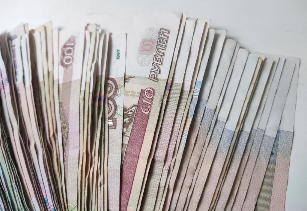 Калужанка заплатила 1,6 миллиона рублей, чтобы спасти дочь от суда