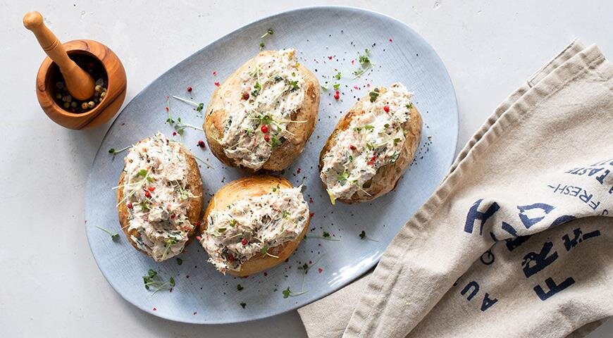 Наслаждение по-скандинавски: запеченный картофель с копченой скумбрией