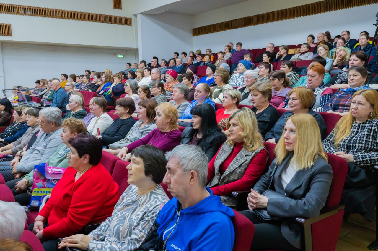 В Ульянове состоялся отчет главы округа Александра Анисимова В Ульянове состоялся отчет главы округа Александра Анисимова