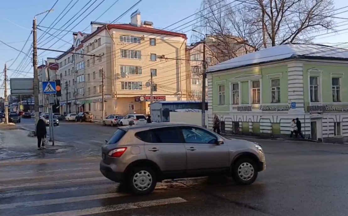 В Калуге на перекрёстке Никитина и Луначарского сломались светофоры