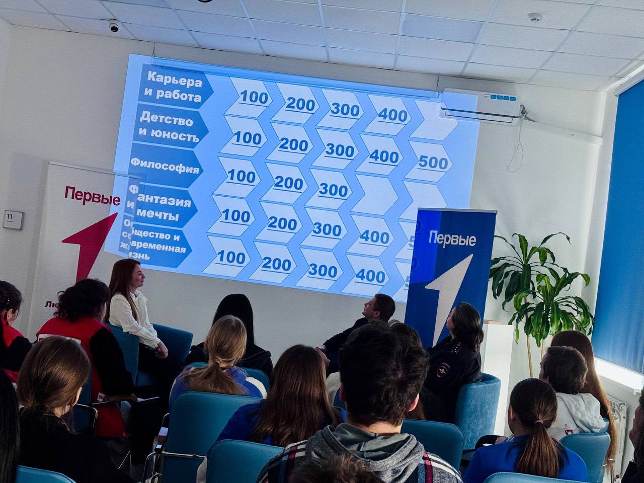 Сотрудники Госавтоинспекции провели «Классную встречу» в Людиново Сотрудники Госавтоинспекции провели «Классную встречу» в Людиново