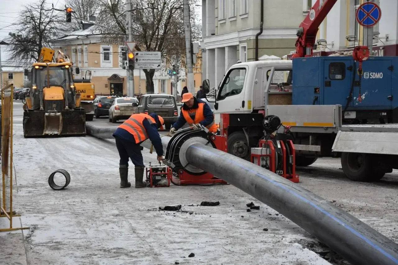 Владислав Шапша поздравил работников бытового обслуживания населения и ЖКХ с профессиональным праздником