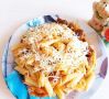 Вкусное объединение: макароны с мясом и сыром под коронным соусом