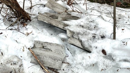 В Калуге УК повредила шифер на крыше жилого дома