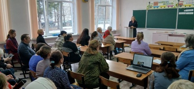 В Козельском районе полиция проводит родительские собрания по профилактике детского травматизма на дорогах