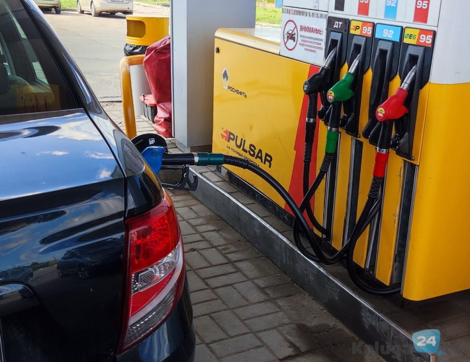 ������ ��������� �� 0,2%. ������� ���� ����� ������� �� ������������� ��������� ������� � 31 ����� �� 6 ������ ������� � 64,5 �� 64,64 �����