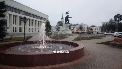В Калуге включили фонтаны на Старом Торге