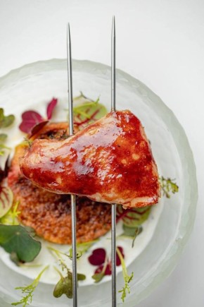 Изящное сочетание: ножка перепёлки с баклажанами