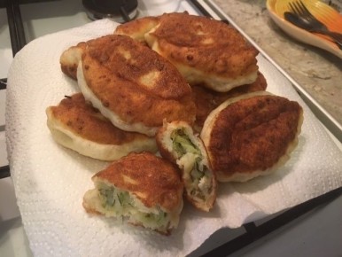 Как приготовить идеальные беляши и пирожки за полтора часа: секреты творожного теста