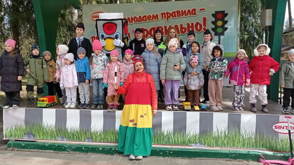 В Обнинске прошло семейное мероприятие по ПДД В Обнинске прошло семейное мероприятие по ПДД