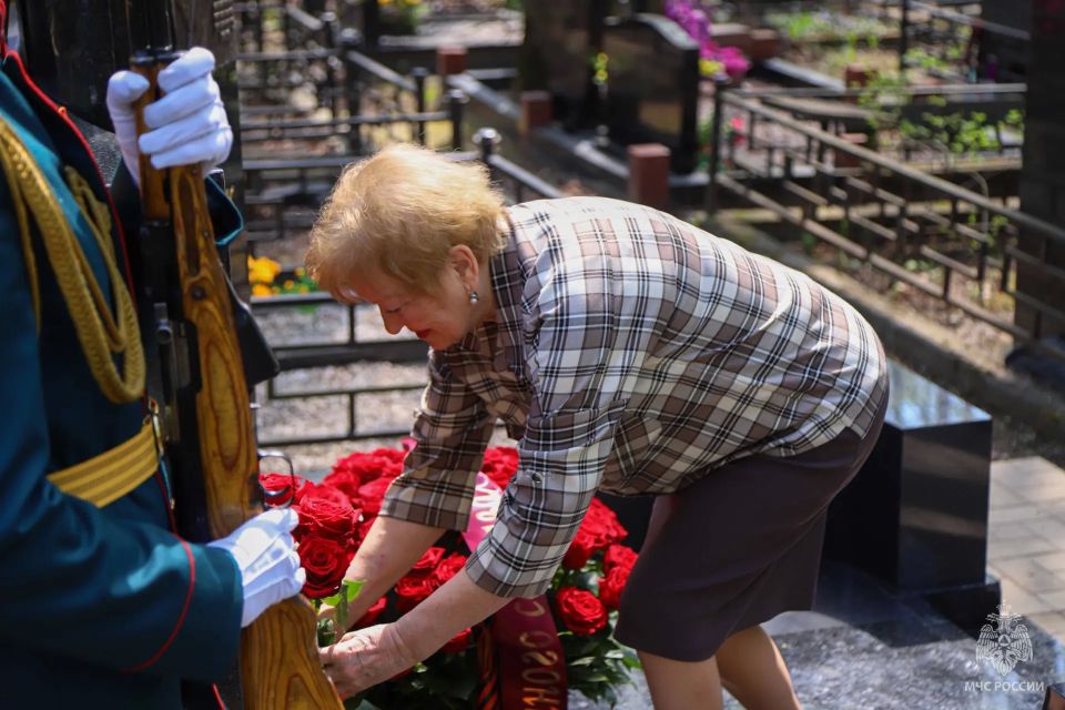 В Академии почтили память генерал-лейтенанта Д.И. Михайлика В Академии почтили память генерал-лейтенанта Д.И. Михайлика