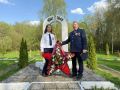 Сотрудники Следственного комитета возложили цветы к обелискам в память о погибших защитниках Отечества