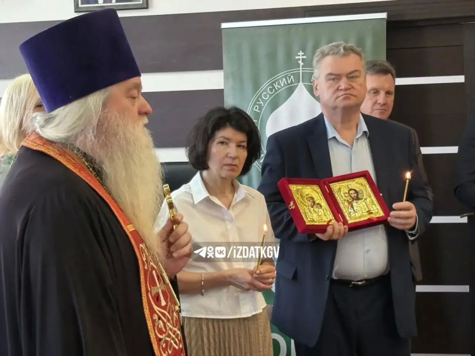 При аппарате областного омбудсмена открылась приемная Всемирного русского народного собора При аппарате областного омбудсмена открылась приемная Всемирного русского народного собора