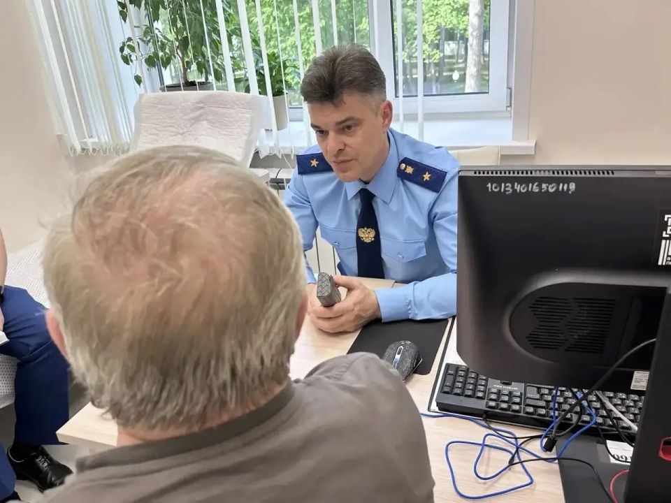 Прокурор области Константин Жиляков встретился с участниками специальной военной операции, проходящими реабилитацию в Калужской областной клинической больнице Прокурор области Константин Жиляков встретился с участниками специальной военной операции, проходящими реабилитацию в Калужской областной клинической больнице
