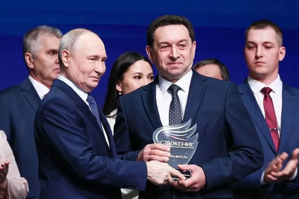 Владислав Шапша: Еще раз вернемся к триумфу нашего земляка, участника СВО Евгения Филонова на Всероссийской муниципальной премии «Служение»