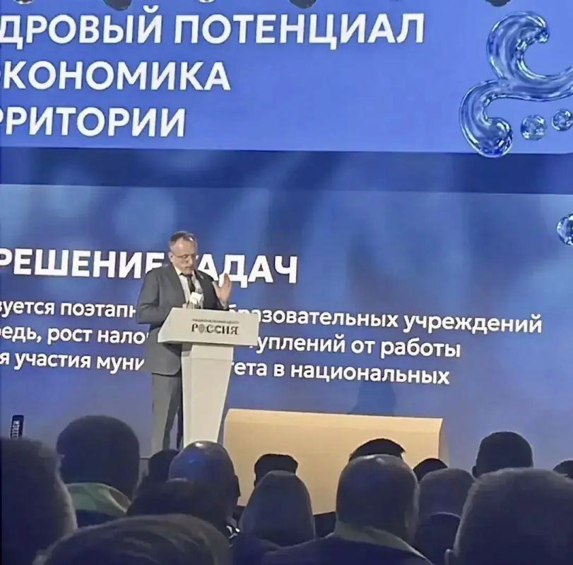 Владислав Шапша: Еще раз вернемся к триумфу нашего земляка, участника СВО Евгения Филонова на Всероссийской муниципальной премии «Служение» Владислав Шапша: Еще раз вернемся к триумфу нашего земляка, участника СВО Евгения Филонова на Всероссийской муниципальной премии «Служение»