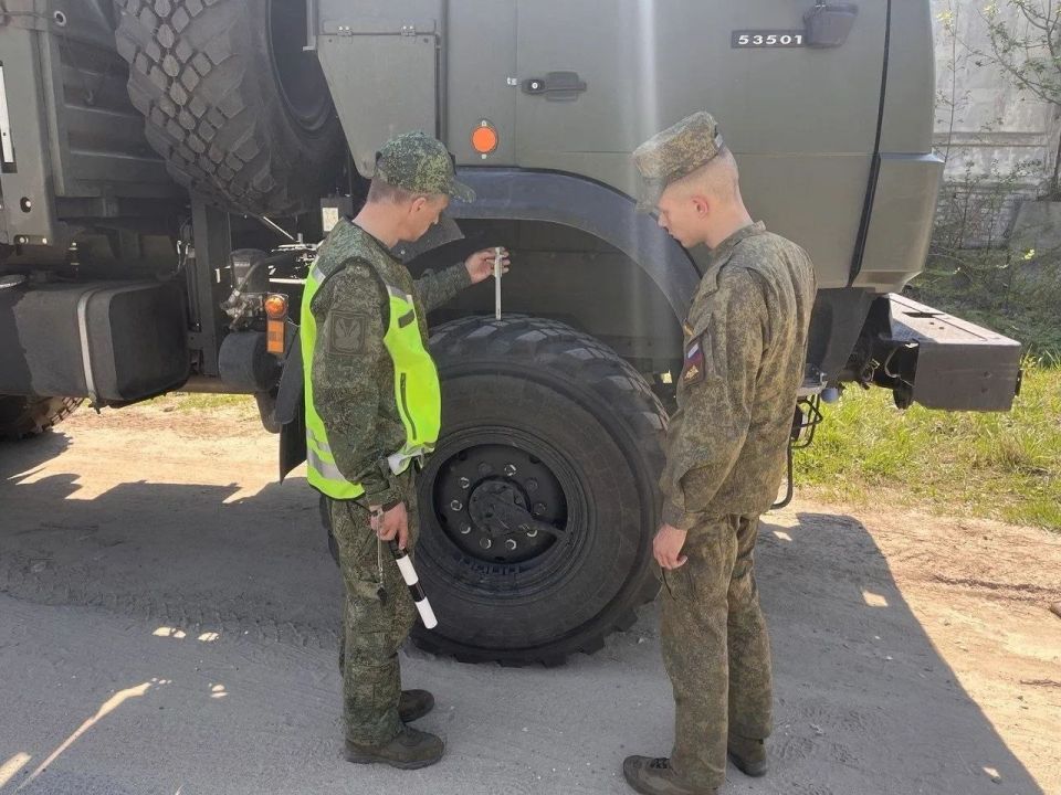 Военные автоинспекторы проверили покрышки