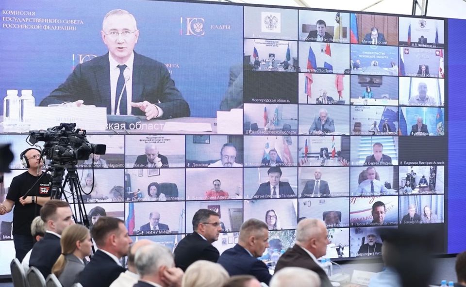 Сергей Кравцов: «Мы продолжаем работу по повышению статуса учителя физкультуры» Сергей Кравцов: «Мы продолжаем работу по повышению статуса учителя физкультуры»
