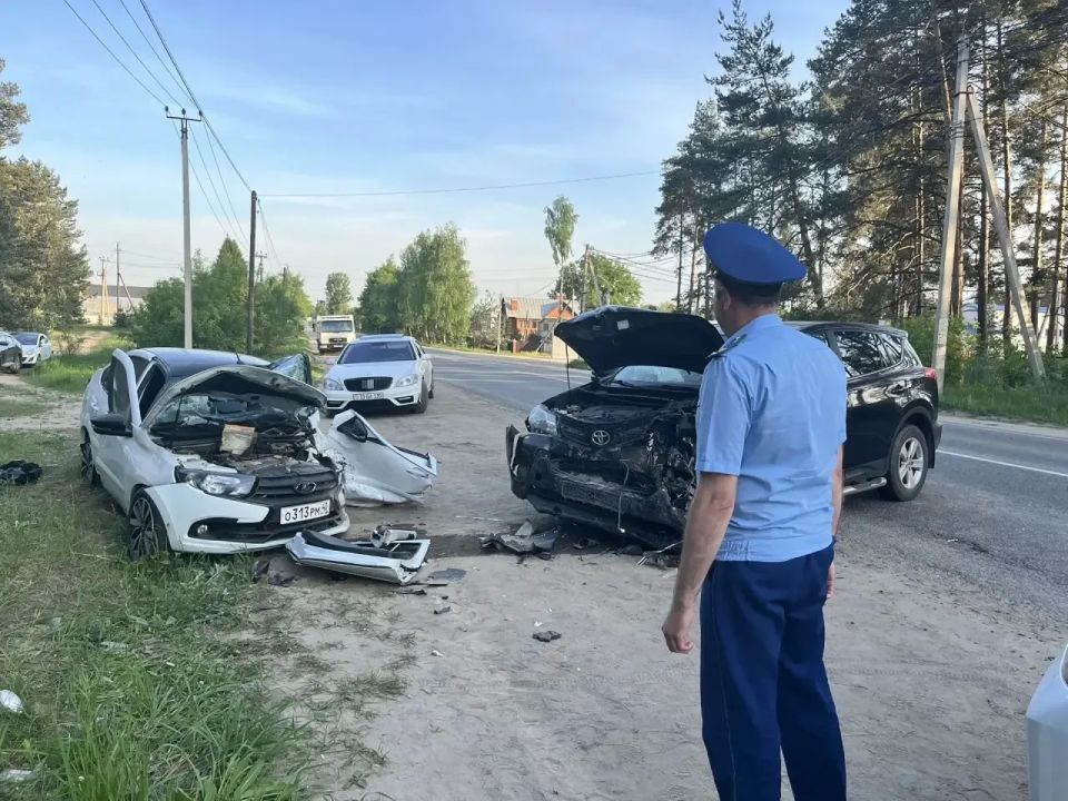 Прокурор Дзержинского района Сергей Колодяжный координировал работу правоохранительных органов на месте ДТП,в результате которого пострадало трое детей и трое взрослых