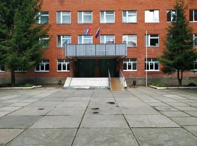 школе, пострадавшей во время атаки беспилотников, отменены занятия