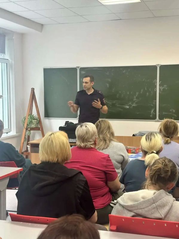 В Бебелевской школе сотрудники Госавтоинспекции приняли участие в родительском собрании В Бебелевской школе сотрудники Госавтоинспекции приняли участие в родительском собрании