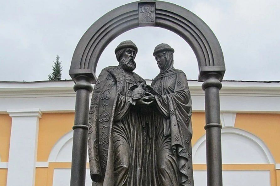 06 июля в Калуге открыли памятник святым благоверным Петру и Февронии Муромским