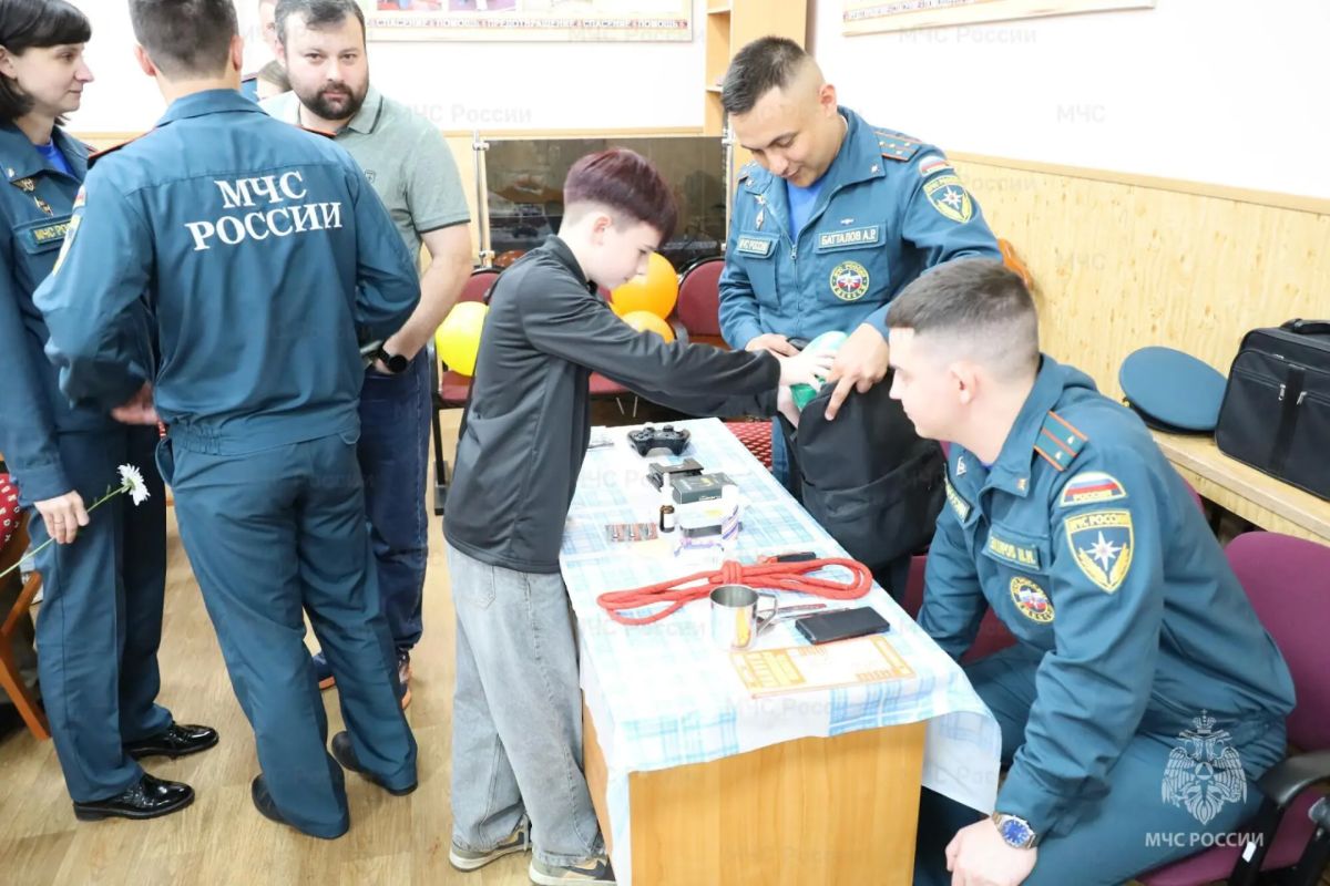 Семейный уют и безопасность: в калужском МЧС отметили День семьи, любви и верности Семейный уют и безопасность: в калужском МЧС отметили День семьи, любви и верности