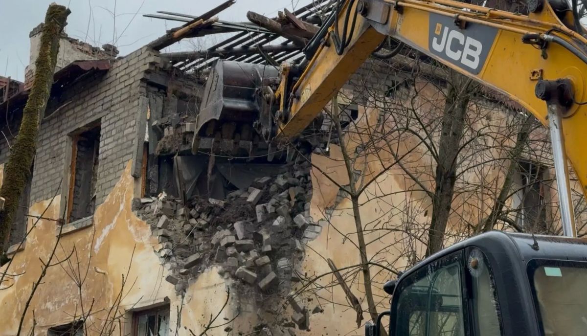 В Калуге снесут еще три аварийных дома