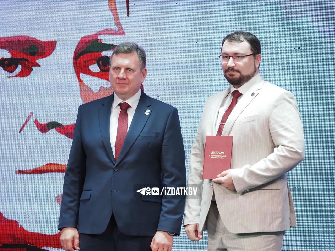 Участникам программы «Герои земли Калужской» вручили дипломы об окончании обучения Участникам программы «Герои земли Калужской» вручили дипломы об окончании обучения