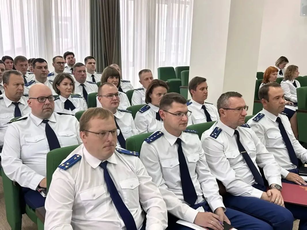 По-прежнему особое внимание уделяется разрешению обращений, поступающих в органы прокуратуры По-прежнему особое внимание уделяется разрешению обращений, поступающих в органы прокуратуры
