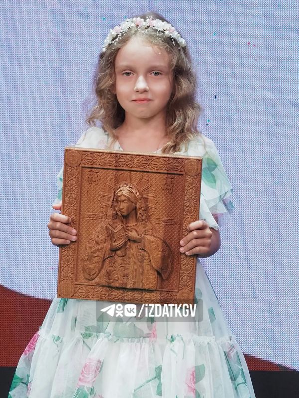 Участникам программы «Герои земли Калужской» вручили дипломы об окончании обучения Участникам программы «Герои земли Калужской» вручили дипломы об окончании обучения