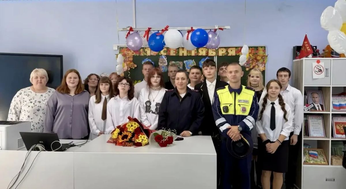 Сотрудники МОМВД России «Кировский» провели профилактические беседы со школьниками Сотрудники МОМВД России «Кировский» провели профилактические беседы со школьниками