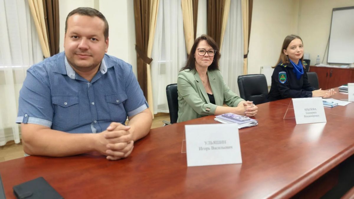 В следственном управлении СК России по Калужской области состоялась рабочая встреча с ветеранами следствия В следственном управлении СК России по Калужской области состоялась рабочая встреча с ветеранами следствия