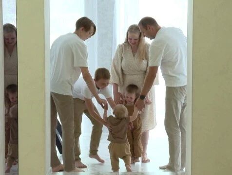 Многодетным семьям упростили условия сохранения единого пособия