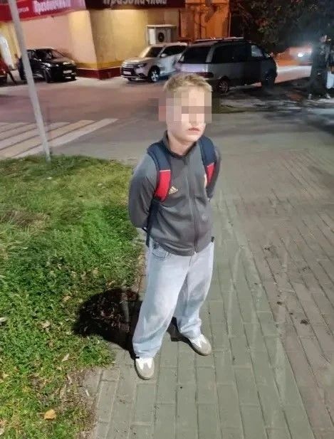 Водитель троллейбуса поймал юного зацепера
