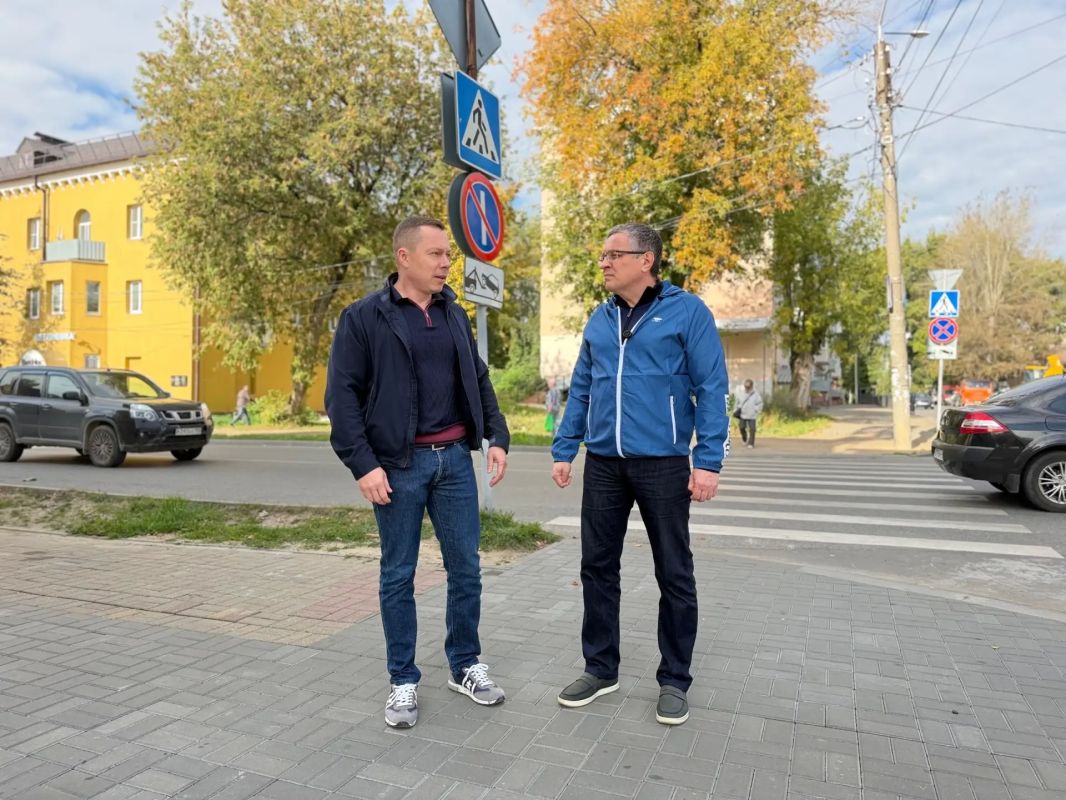 Дмитрий Денисов: Обход города. Итоги.. На Плеханова проверил, как теплосеть восстановила плитку после замены теплотрассы. Сделали хорошо, даже лучше, чем было. Принято