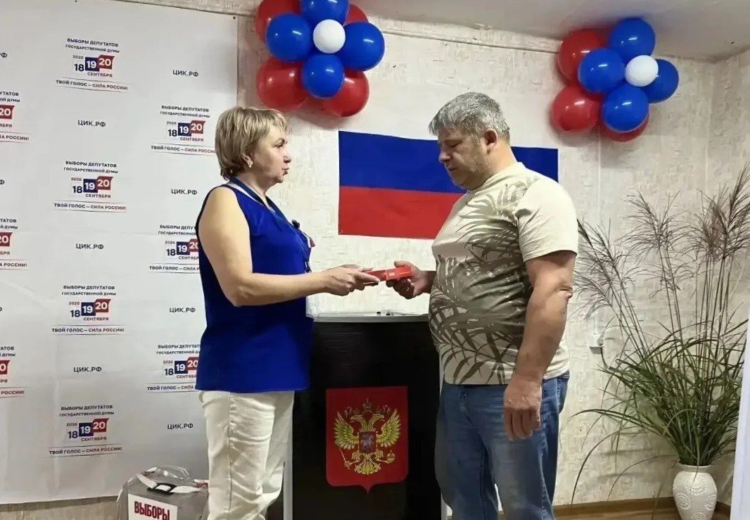 Хлебом-солью и костюмами: как проходят выборы в Калужской области Хлебом-солью и костюмами: как проходят выборы в Калужской области