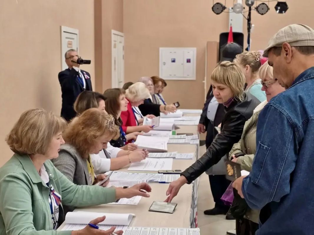Владислав Шапша: В нашем регионе, как и по всей стране, завершился первый день голосования на выборах в Госдуму Владислав Шапша: В нашем регионе, как и по всей стране, завершился первый день голосования на выборах в Госдуму