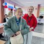ВОЛОНТЕРЫ ПОМОГАЮТ ИЗБИРАТЕЛЯМ НА ВЫБОРАХ!