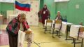 Выборы-2026 Дни голосования в Калужской области проходят в теплой и праздничной атмосфере. Члены комиссий постарались создать для избирателей отличное настроение: песни, народные костюмы, угощения, воздушные шары и подарки