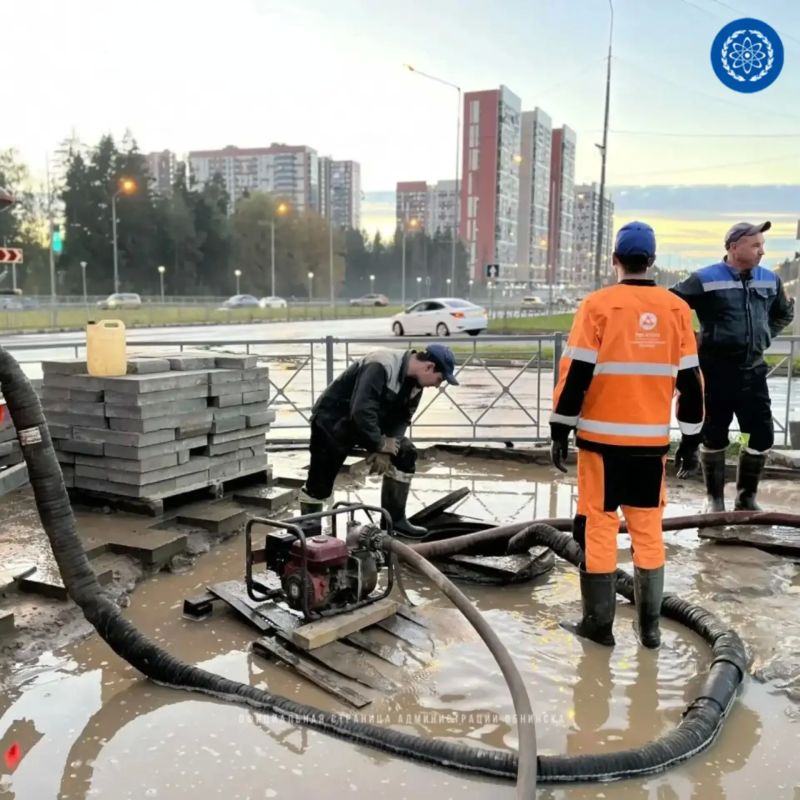 Специалисты РИР проводят аварийные ремонтные работы на водопроводе на перекрестке пр. Ленина и ул. Белкинской