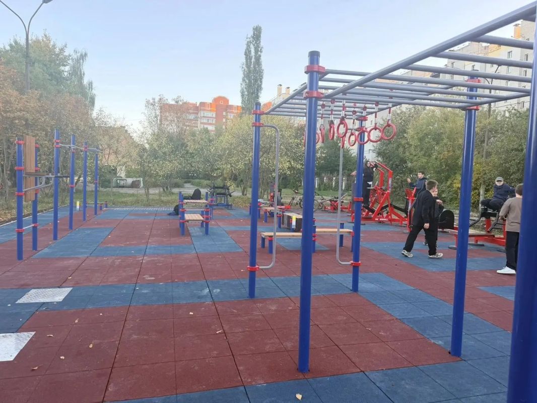 В школе № 50 открылась новая спортивная площадка для выполнения нормативов комплекса «Готов к труду и обороне» В школе № 50 открылась новая спортивная площадка для выполнения нормативов комплекса «Готов к труду и обороне»