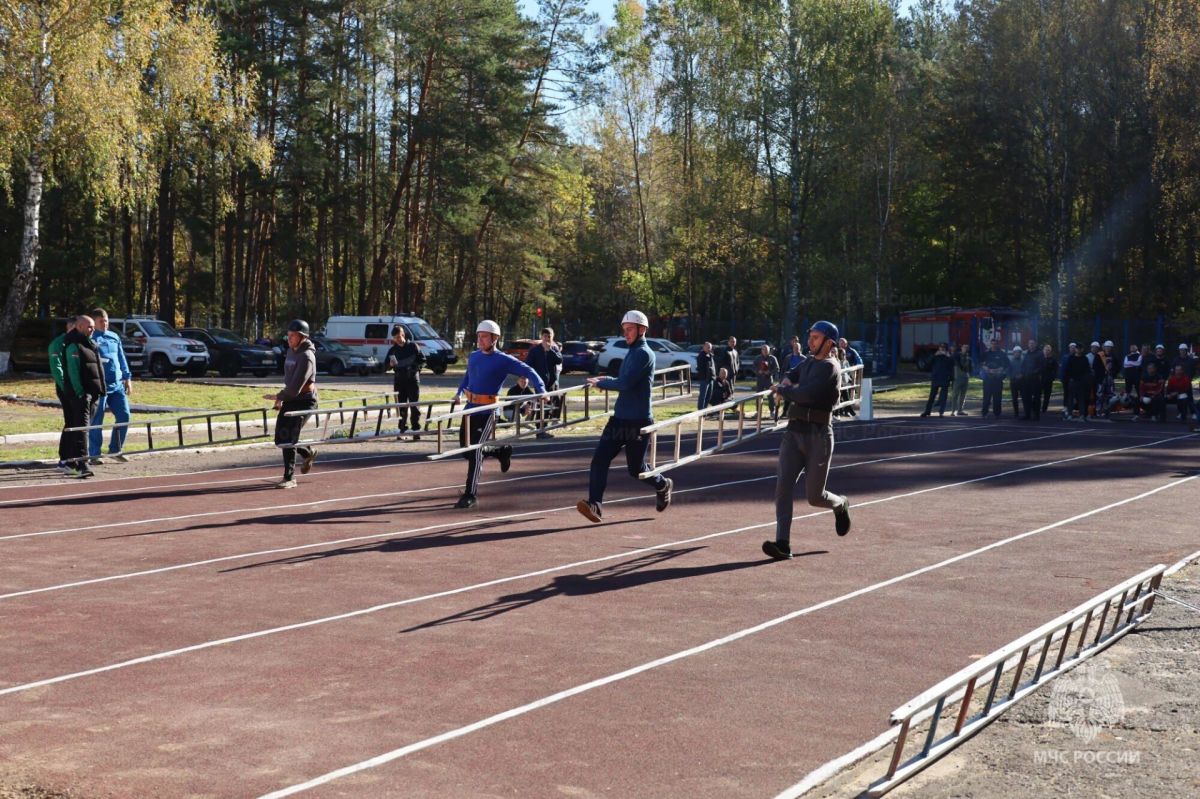 Соревнования по пожарно-спасательному спорту прошли в Калуге Соревнования по пожарно-спасательному спорту прошли в Калуге