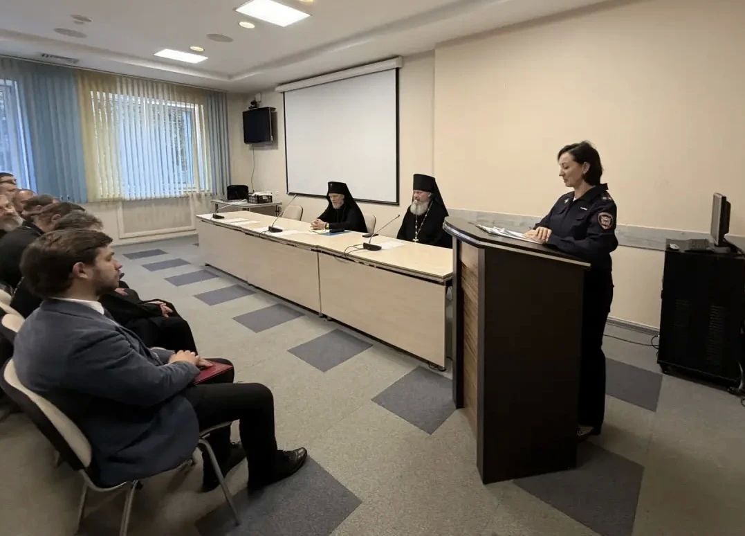 Сотрудник УРЛС и член Общественного совета приняли участие в круглом столе по духовно-нравственным ценностям и технологиям Сотрудник УРЛС и член Общественного совета приняли участие в круглом столе по духовно-нравственным ценностям и технологиям